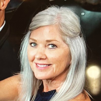 Carol Houle Headshot