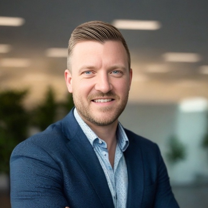 chad R. headshot