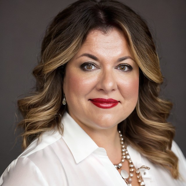 Lily Ryzebol headshot